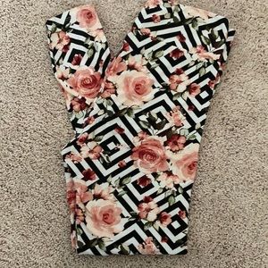 Lularoe white and black floral leggings